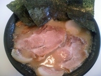 「らーめん（アブラ多目?）￥700 チャーシュー（1枚）￥100 」@麺屋 一心の写真