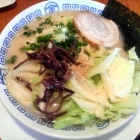 「らーめん・バリカタ+キャベツ」@博多まるきんラーメン 木場店の写真