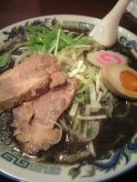 「黒まる上麺￥790+大盛￥100+ちゃーしゅーごはん￥200」@食楽 笑麺の写真