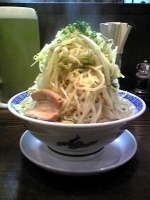 「ラーメン 野菜マシマシ アブラ」@ラーメン無限大 津田沼店の写真