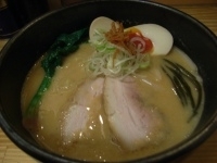 「味噌しろ六 890円+ニンニク」@旬麺しろ八の写真