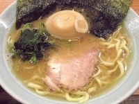 「ネギラーメン（味付玉子トッピング）」@横浜家系ラーメン やややの写真