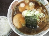 「ラーメン￥650+小ライス（ランチサービス）」@いけ麺の写真