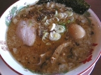 「秘蔵らーめん（煮玉子トッピング）」@東京豚骨拉麺 しゃかりきの写真