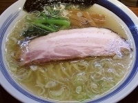 「白らーめん太麺」@野田醤油らーめん 麺屋あじくま 初石店の写真