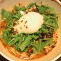 「温泉玉子とカレーの和えそば」@麺や Bar 渦の写真