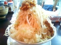 「たんたんめん/全マシ油多め味濃いめ・ニンニクダブル（￥800）」@山勝角ふじ 南流山店の写真