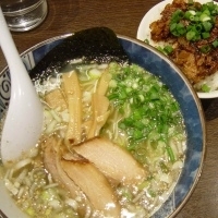 「塩煮干らーめん 850円 + めじろ飯 300円」@七重の味の店 めじろ 川崎BE店の写真