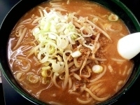 「◎味噌ラーメン特盛り￥950」@中国手打拉麺 馬賊 日暮里店の写真