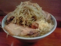 「豚・ニンニク・野菜・アブラ」@ラーメン富士丸 西新井大師店の写真