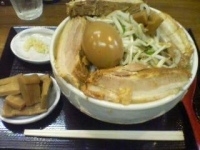 「らーめん特盛り 野菜大盛り トッピング（チャーシュー、メンマ）」@味噌麺処 花道庵の写真