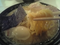 「らーめん700円+味玉100円」@麺屋 一心の写真