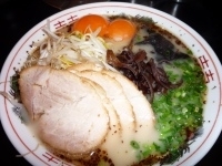 「玉子入りラーメン 820円」@黒亭 本店の写真