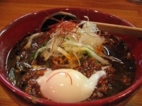 「黒ごま担々麺 温玉のっけ（冬季限定）」@黒味噌らーめん 初代けいすけ 品川店の写真