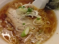 「醤油ラーメン650円 日替わりミニランチ丼（カキフライ）200円」@らあめん工房 まんぼぉの写真