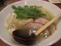 「塩らー麺 800円」@銀座City Noodle 塩らー麺 本丸亭の写真