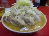 「味噌ラーメン+ブタ増し（太麺・野菜マシ/ニンニクマシマシ/アブラ」@らーめん豚喜の写真