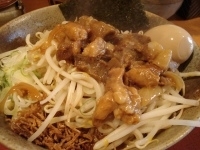 「味噌まぜそば+味玉」@食処 渓の写真