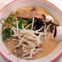 「味噌らーめん（バリカタ）+替え玉（バリカタ）￥500」@博多天神 新宿御苑店の写真