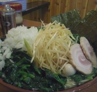 「ネギラーメン大盛+大盛ダブル+国産生ほうれんそうダブル+のり（油」@町田商店 本店の写真