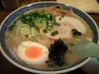 「とんこつ塩ラーメン（680円）」@麺屋 律の写真