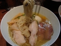 「しお全部のせ」@町田汁場 しおらーめん 進化の写真