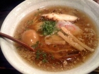 「らーめん正油味付玉子入り（800円）」@G麺7の写真