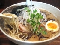 「鍋底和ってりらーめん 塩です（-з-）730円」@柳麺まる重の写真