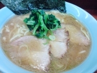 「ラーメン（麺固め）+半チャーシュー」@港家の写真