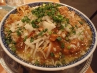 「凌駕の背脂カレーラーメン（ラーナビ限定）+小ライス」@らーめん 凌駕の写真