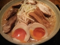 「「らーめん」（大盛無料）+「全部乗せ」」@麺屋大和の写真