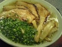 「あっさり塩中華そば630円+焼豚トッピング250円」@美味食間 くわ田の写真