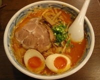 「激辛味噌らーめん（大盛）+味付玉子」@北海道らーめん 魚らん坂 大山店の写真