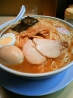 「中華そば（中盛）+味付玉子」@上野大勝軒の写真