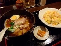 「醤油ラーメン+半チャーハン（700円）」@しろ兎の写真