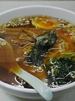 「醤油ラーメン（￥600）+味付け玉子（￥100）」@ラーメン こだかの写真