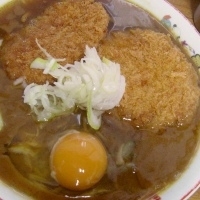 「カレーラーメン 630円 + コロッケ 110円 + メンチ 1」@三松の写真