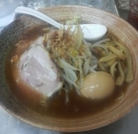 「正油味玉ラーメン（麺少なめ）」@覆麺 智の写真