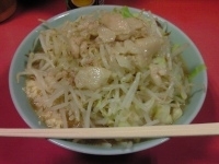 「普通盛（野菜・ニンニク・アブラ） / 700円」@ラーメン二郎 歌舞伎町店の写真