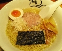 「塩ラーメン 750円 （半味玉サービス）」@子竜の写真