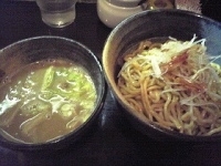 「味噌つけ辛味麺あつもり（950円）」@づゅる麺 池田の写真