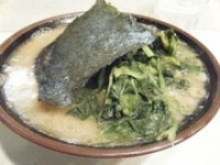 「ラーメン（￥700薄め・麺カタ）ほうれん草（￥150）」@神田ラーメン わいず 神田本店の写真