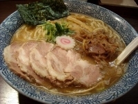 「特ラーメン（中盛り）」@門ぱちの写真