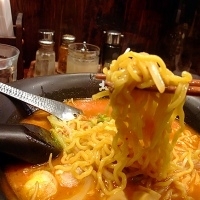 「辛みそラーメン800円+小ライス100円」@北の大草原 亀戸店の写真