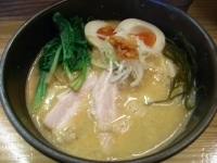 「味噌しろ六 890円+ニンニク」@旬麺しろ八の写真