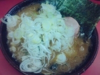 「ラーメン（麺固め）+朝ネギ」@ラーメン杉田家の写真