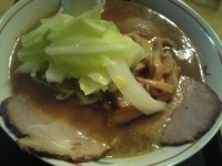 「醤油らー麺650円+半熟味玉子150円」@麺玉の写真