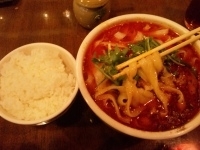 「マーラー刀削麺（大盛）+ライス 780円+100円+100円=9」@中国料理 刀削麺 鐘楼 水道橋東口店の写真