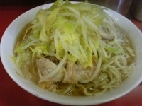 「小豚野菜少な目」@ラーメン二郎 ひばりヶ丘駅前店の写真