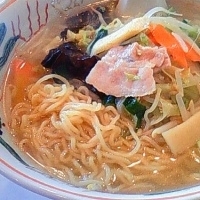 「肉入りタンメン+Bセット （750円+200円 クーポン-50円」@ハルピンの写真